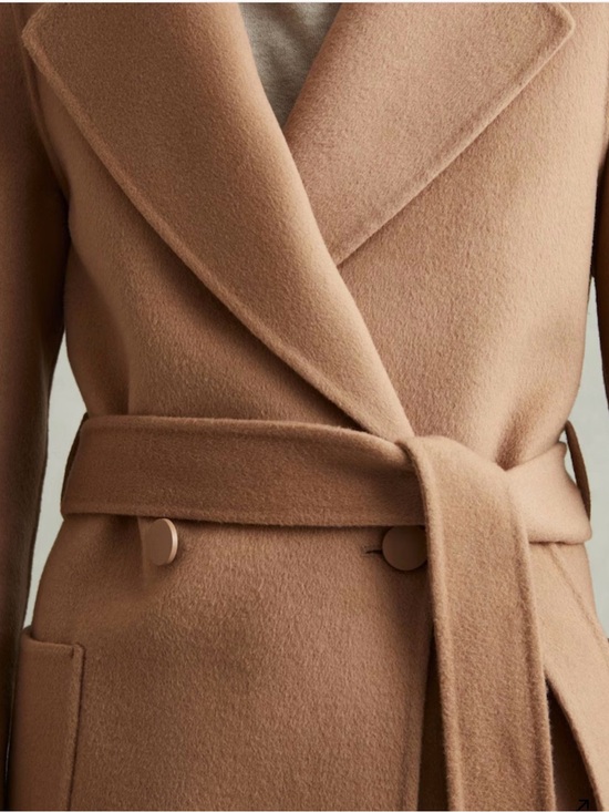 Reiss Jackets & Blazers - Reiss Lucia
Wool Blend Double Breasted Blindseam Coat in Light Camel